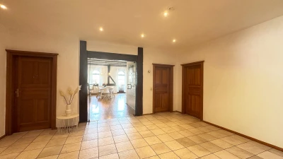 EingangsbereichmitFluegeltuerzumWohn-Esszimmer