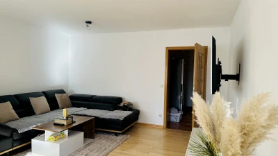 WohnzimmermitBalkonzugang