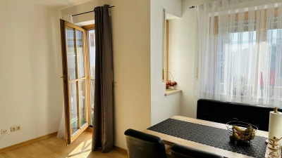 EssbereichimWohnzimmerkleinerErker