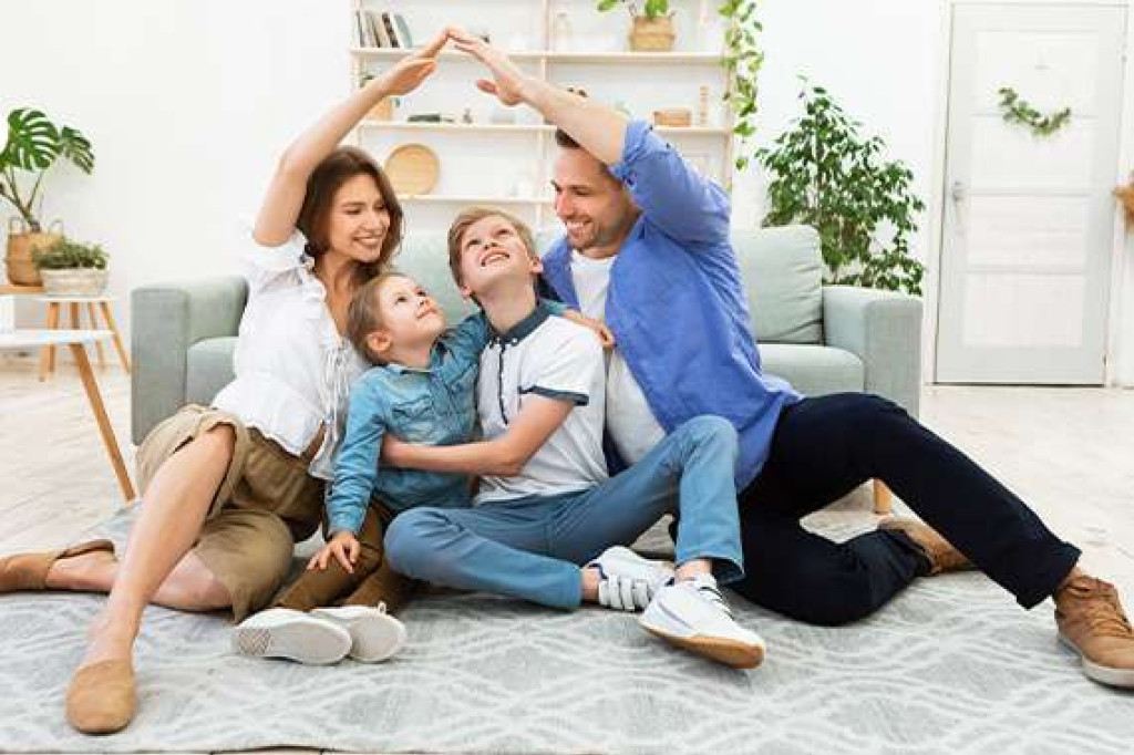VR Immobilien GmbH Immobilienfinanzierung Immobilienmakler Immobilie Familie Hauskauf Rosenheim München.