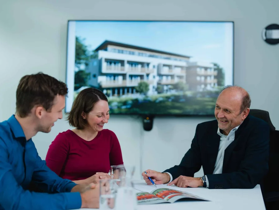 Kundengespräch Klaus Freilinger Immobilienmakler Beratung Hausverkauf Hauskauf