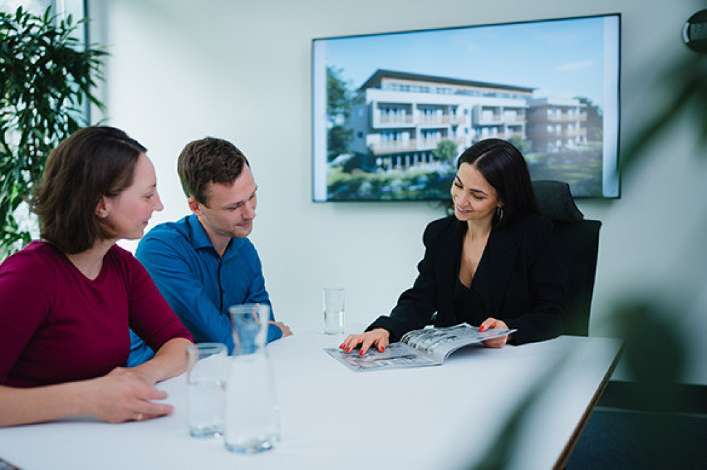 Beratung Beratungsgespräch Immobilienmaklerin Barbara Mittermaier Standort Rosenheim Hauskauf Hausverkauf.