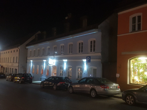 Ansicht bei Nacht