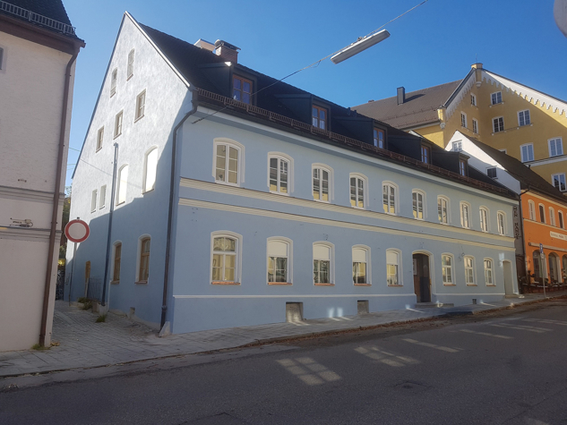 Wohn- und Geschäftshaus in zentraler Lage