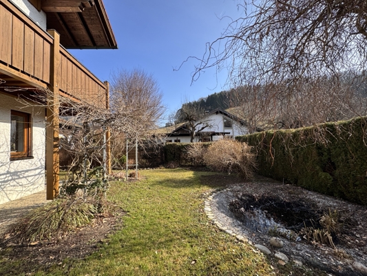 Südwest-Garten mit Weiher